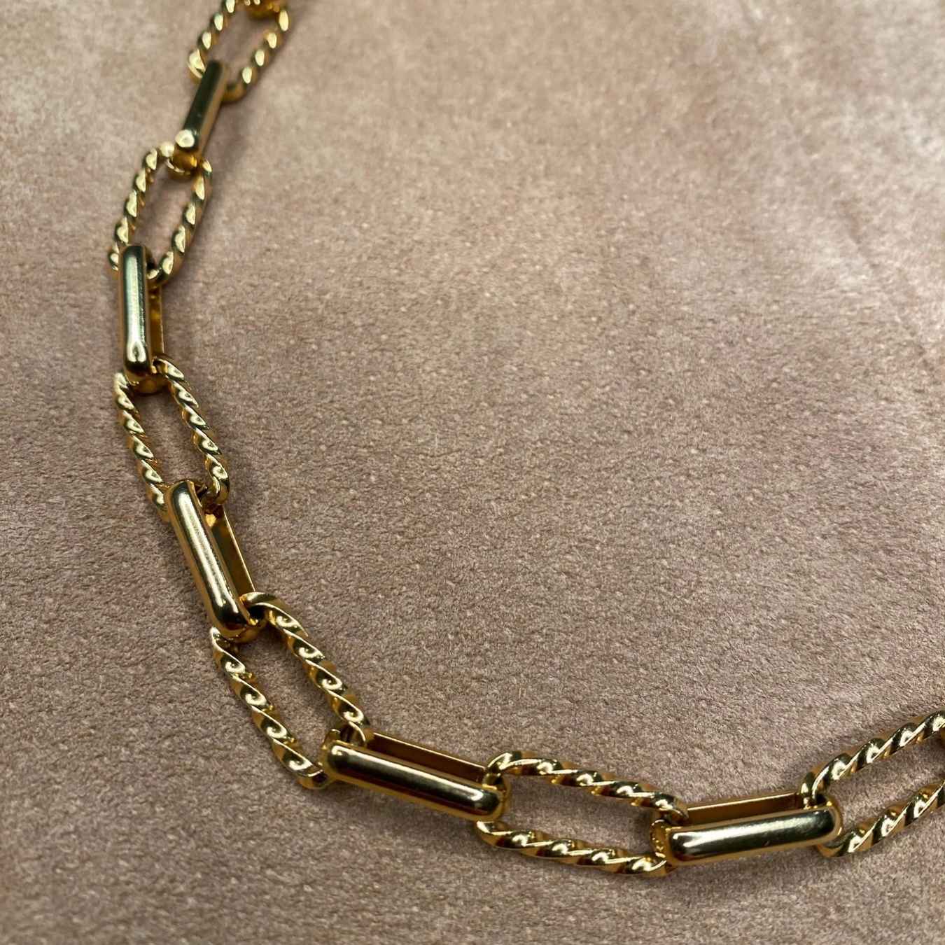 Halskette Büroklammer-Stil