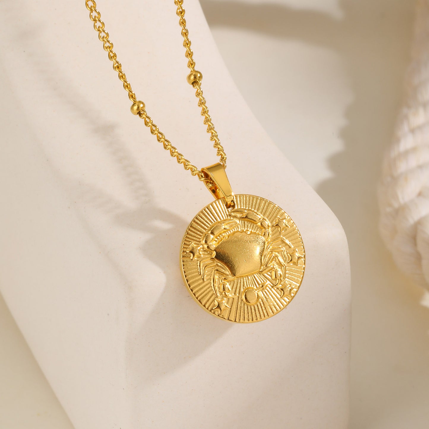 Halskette mit Sternzeichen-Anhänger