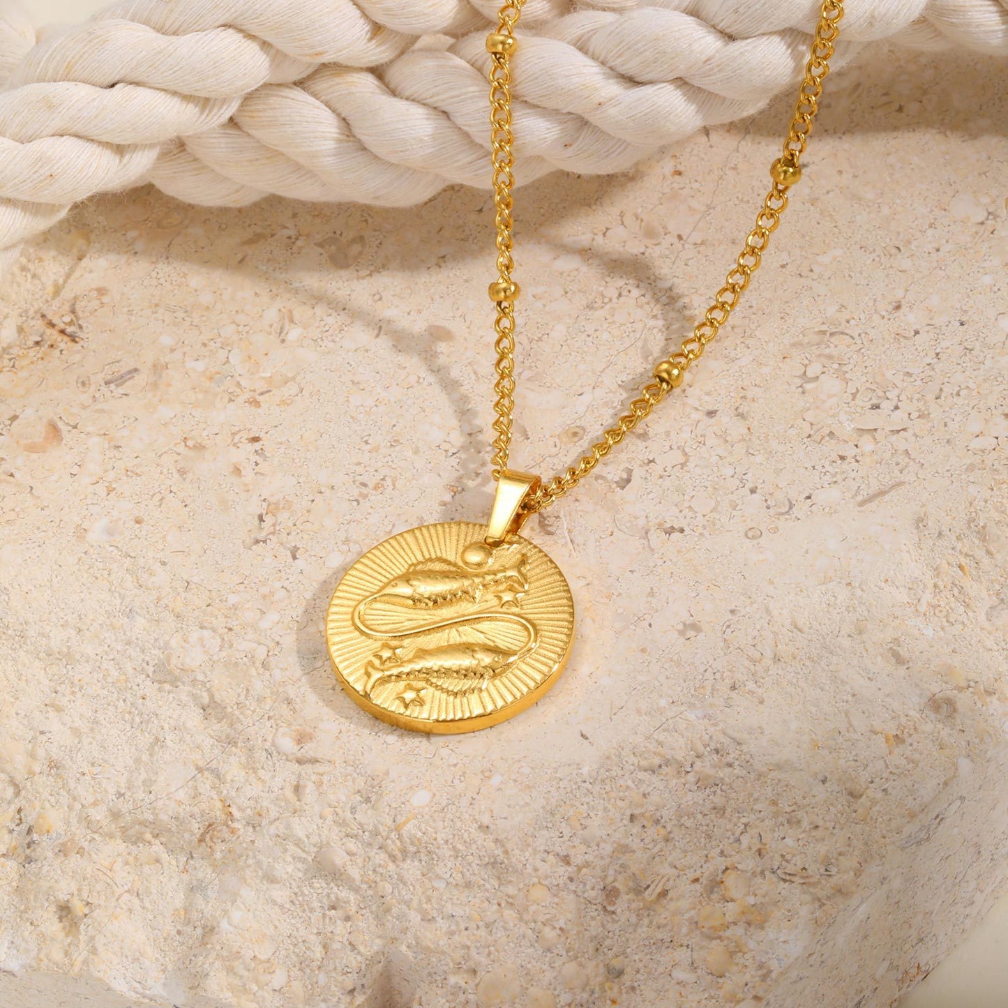 Halskette mit Sternzeichen-Anhänger